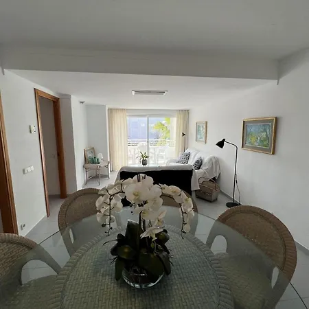 Isholidays Acron Apartament *